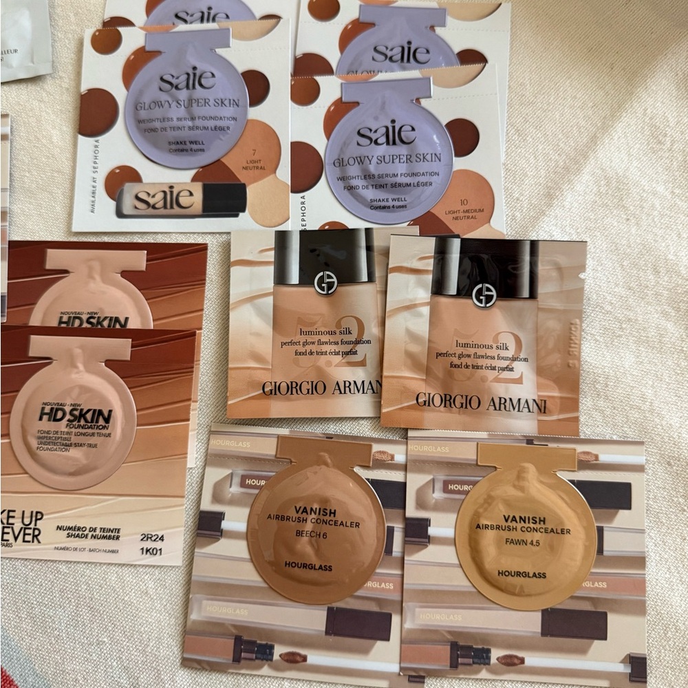 Assorted foundation Sample Set - Picture 2 of 4